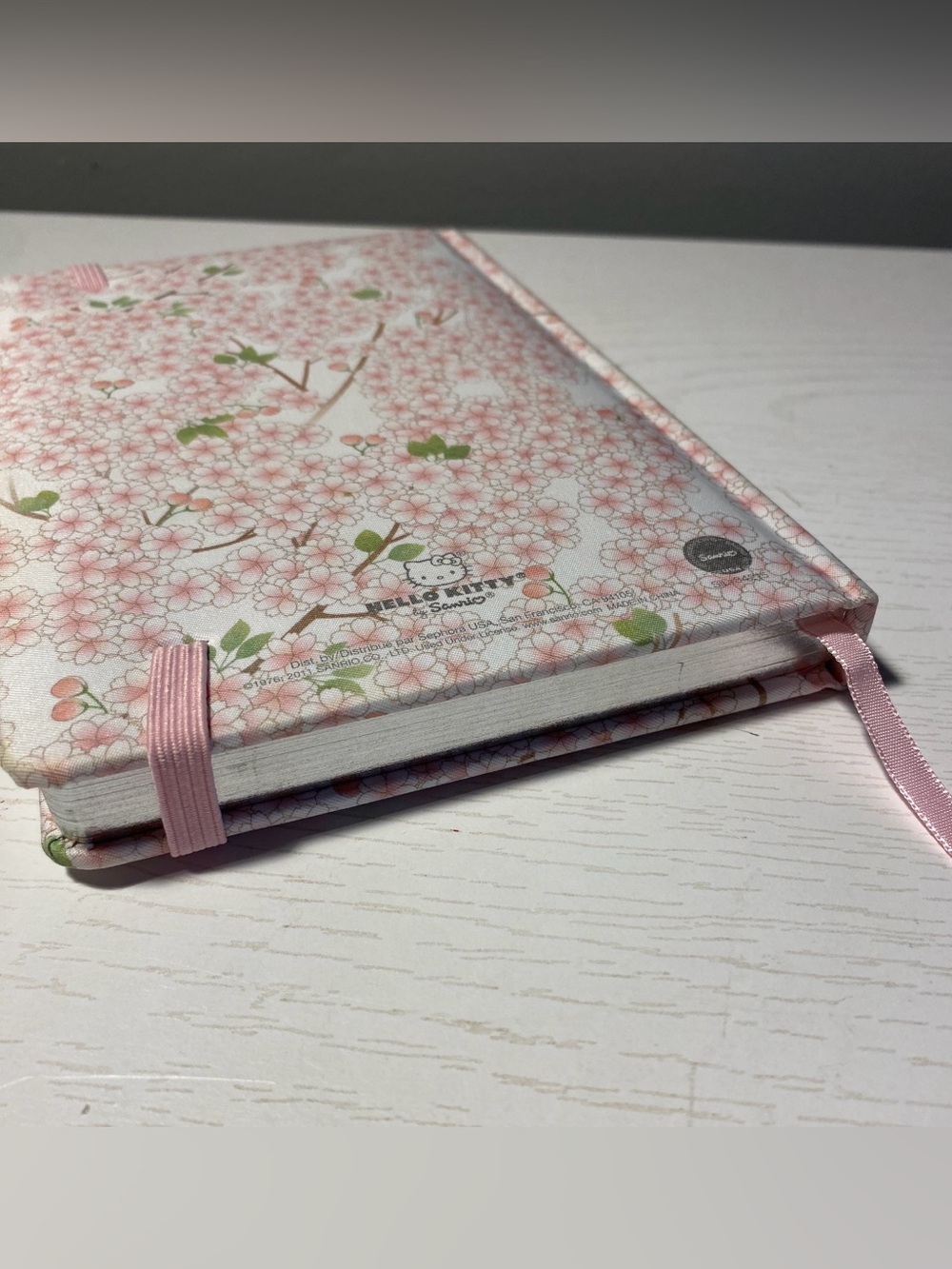 Sanrio Hello Kitty-Memoirs of a Kitty Notebook 2011 - Picture 7 of 7